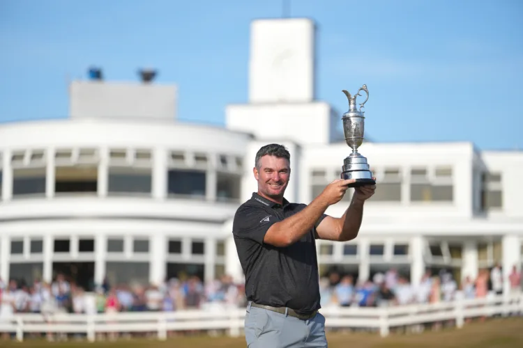 Son of rugby star earns British Open title
